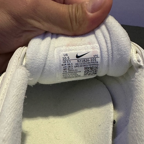 Nike Men's Air Max 97 Sneakers - Picture 6 of 7